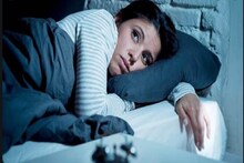 पंखा, एसी सुरू असतानाही रात्री झोपेत दरदरून घाम का येतो?