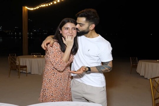 क्वारंटाइन संपताच 'विरुष्का'नं असं केलं येणाऱ्या नव्या पाहुण्याचं सेलिब्रेशन, पाहा VIDEO