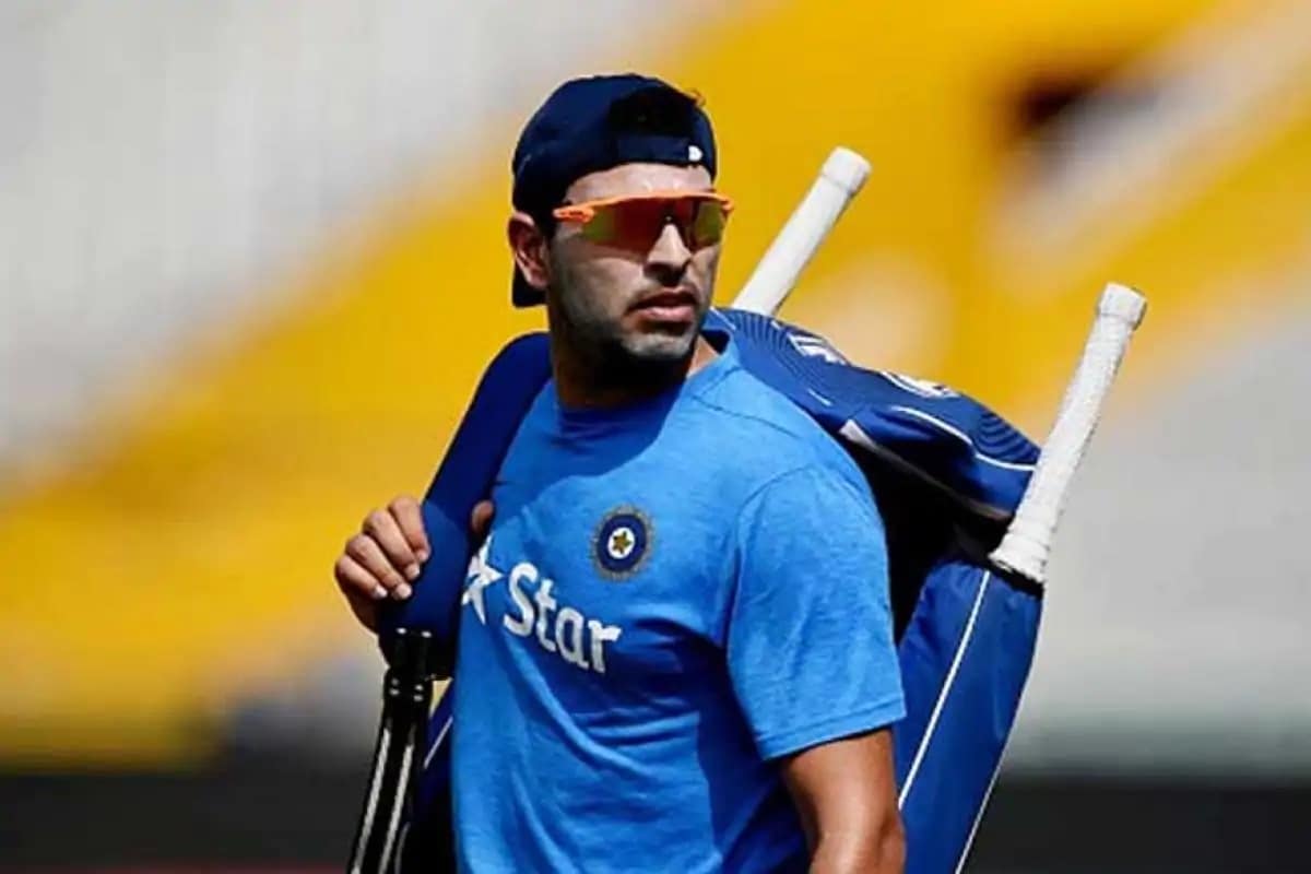 टीम इंडियाचा माजी अष्टपैलू खेळाडू युवराज सिंगने (Yuvraj Singh) आपल्या करिअरमध्ये जबदरदस्त कामगिरी गेली. त्यानं आपलं प्रत्येक स्वप्न पूर्ण केलं. टीम इंडियाचा माजी अष्टपैलू खेळाडू युवराज सिंगने (Yuvraj Singh) आपल्या करिअरमध्ये जबदरदस्त कामगिरी गेली. त्यानं आपलं प्रत्येक स्वप्न पूर्ण केलं.