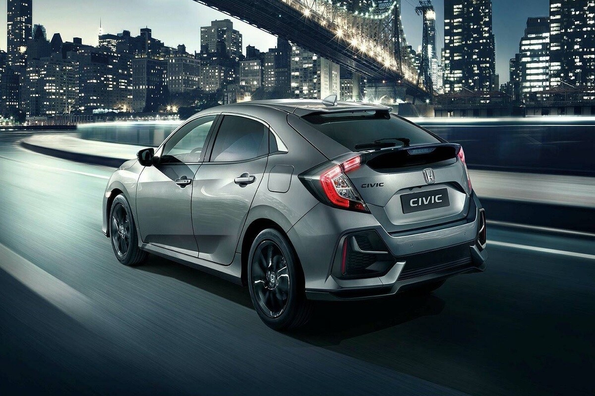 Honda Civic (पेट्रोल/डीजेल) - होंडा सिविक वर तुम्हाला 2.5 लाख रुपयांपर्यंत लाभ मिळत आहे. होंडा सिविक पेट्रोलवर 1 लाख रुपयांचं कॅश डिस्काउंट मिळत आहे. डिलेज इंजन मॉडलवर हा डिस्काउंट 2.50 लाख रुपयांपर्यंत आहे. Honda Civic (पेट्रोल/डीजेल) - होंडा सिविक वर तुम्हाला 2.5 लाख रुपयांपर्यंत लाभ मिळत आहे. होंडा सिविक पेट्रोलवर 1 लाख रुपयांचं कॅश डिस्काउंट मिळत आहे. डिलेज इंजन मॉडलवर हा डिस्काउंट 2.50 लाख रुपयांपर्यंत आहे.