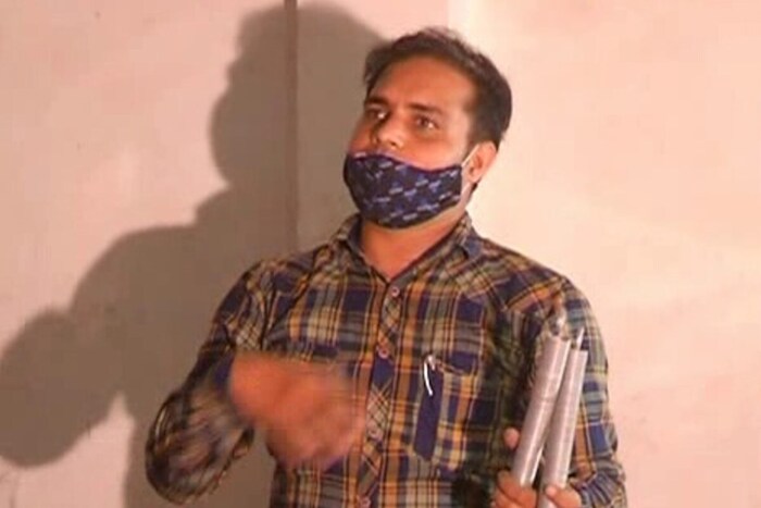मेरठमधील एक तरुण इंजिनिअर आसिफने कोरोना महासाथीदरम्यान असा स्टार्टअप तयार केला आहे की ज्यामुळे तो महिन्याला लाखो रुपये कमावत आहे. या तरुणाने असा कूलर तयार केला आहे जो आरओचे पाणीही देऊ शकतं. 
