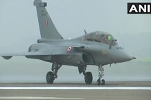 लढाऊ विमान राफेल IAF मध्ये झालं सामील; वॉटर सॅल्यूट देत केला सन्मान, पाहा PHOTOS
