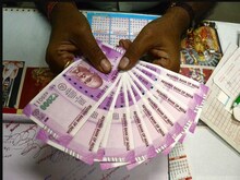 कोरोनामध्ये सर्वसामान्यांचे हाल, पोस्टाची कमाई पाहून तुम्ही व्हाल हैराण...