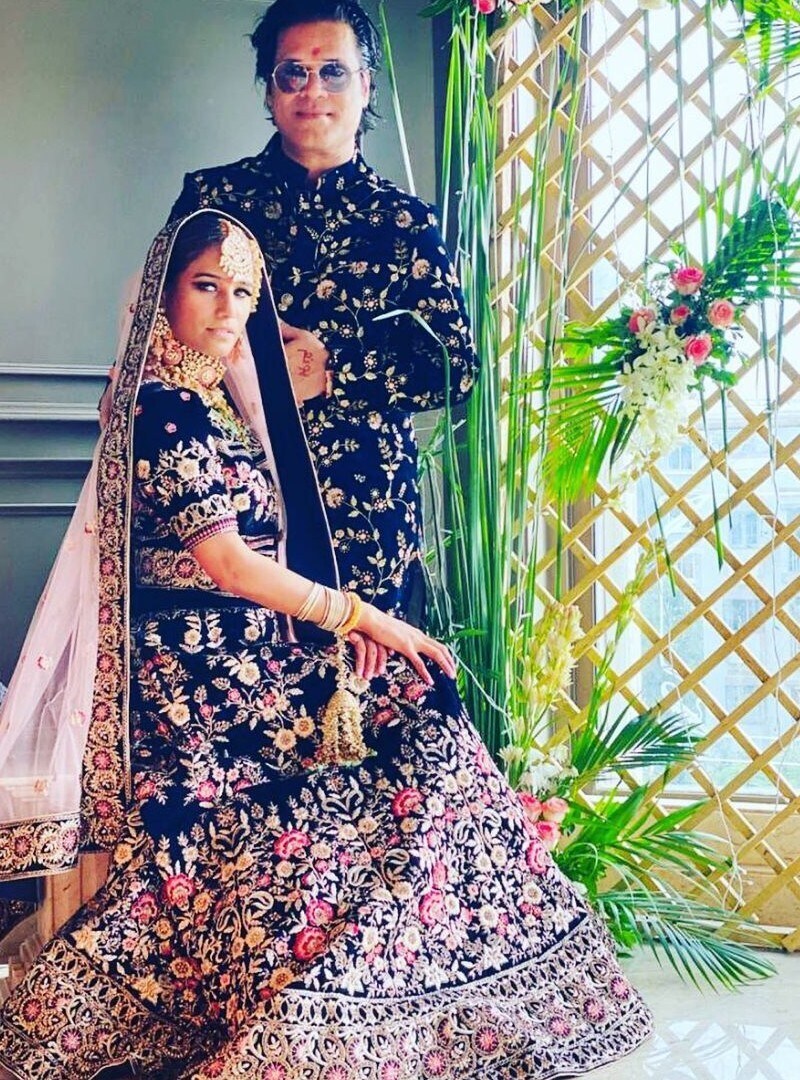 आमच्या दोघांचं रिलेशन एका रोमँटिक बॉलिवूड फिल्मप्रमाणे आहे. मी सॅमवर प्रेम का केलं, याची यादी तयार करण्यासाठीच मला तीन महिने लागतील. आमच्यामध्ये खूप साऱ्या गोष्टी सारख्या आहेत. तो माझा बेस्ट फ्रेंड आहे. आम्ही एकमेकांच्या इतके जवळ आहोत की एकमेकांच्या मनातलंही ओळखतो, असं पूनमने सांगितलं. (फोटो सौजन्य - इन्स्टाग्राम/@ipoonampandey) आमच्या दोघांचं रिलेशन एका रोमँटिक बॉलिवूड फिल्मप्रमाणे आहे. मी सॅमवर प्रेम का केलं, याची यादी तयार करण्यासाठीच मला तीन महिने लागतील. आमच्यामध्ये खूप साऱ्या गोष्टी सारख्या आहेत. तो माझा बेस्ट फ्रेंड आहे. आम्ही एकमेकांच्या इतके जवळ आहोत की एकमेकांच्या मनातलंही ओळखतो, असं पूनमने सांगितलं. (फोटो सौजन्य - इन्स्टाग्राम/@ipoonampandey)
