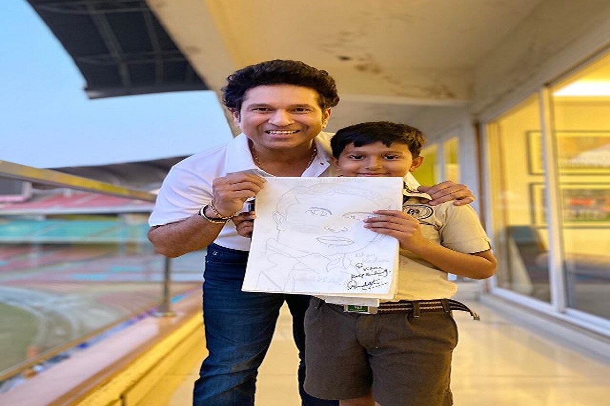 रिपोर्टनुसार, सचिन तेंडुलकरचा हा उपक्रम कुपोषण आणि शिक्षणाचा अभाव असलेल्या मध्य प्रदेशातील आदिवासी मुलांसाठी मौल्याचा ठरेल. रिपोर्टनुसार, सचिन तेंडुलकरचा हा उपक्रम कुपोषण आणि शिक्षणाचा अभाव असलेल्या मध्य प्रदेशातील आदिवासी मुलांसाठी मौल्याचा ठरेल.