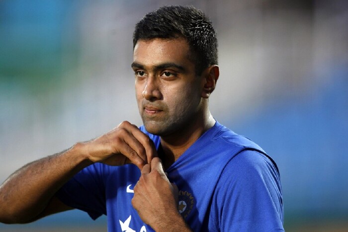 तर, IPL 2011 मध्ये आर अश्विनने बंगळुरू संघाविरुद्ध फायनल सामन्यात 16 धावा देत 3 विकेट घेतल्या होत्या. 