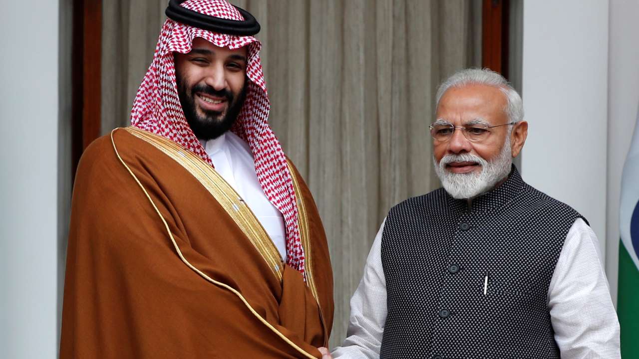 सौदी अरब आणि भारताचे तसे संबंध चांगले आणि पंतप्रधान मोदींनी ते आणखीन घनिष्ट करण्यासाठी प्रयत्न केले. क्राऊन प्रिन्स मोहम्मद बिन सलमान यांची पंतप्रधान मोदींनी अनेकवेळा भेट घेतली आहे. यावेळी दोन देशांमधील महत्त्वपूर्ण करार आणि नातेसंबंध अधिक दृढ करण्याबाबत योजनांवर चर्चाही झाल्याचे समजते आहे. सौदी अरब आणि भारताचे तसे संबंध चांगले आणि पंतप्रधान मोदींनी ते आणखीन घनिष्ट करण्यासाठी प्रयत्न केले. क्राऊन प्रिन्स मोहम्मद बिन सलमान यांची पंतप्रधान मोदींनी अनेकवेळा भेट घेतली आहे. यावेळी दोन देशांमधील महत्त्वपूर्ण करार आणि नातेसंबंध अधिक दृढ करण्याबाबत योजनांवर चर्चाही झाल्याचे समजते आहे.