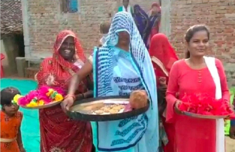 जेव्हा घरातील सर्वांना अनिल पुन्हा कधीच येणार नाही, असं वाटतं होतं त्याचवेळी तो जिवंत असल्याची माहिती समोर आली. 2019 मध्ये भारत सरकारच्या परराष्ट्र मंत्रालयाने बेपत्ता तरुण अनिल साकेत याबाबत माहिती दिली. यावेळी त्यांनी तो जिवंत असून पाकिस्तानातील लाहोर येथील तुरुंगात बंद असल्याची माहिती दिली. जेव्हा घरातील सर्वांना अनिल पुन्हा कधीच येणार नाही, असं वाटतं होतं त्याचवेळी तो जिवंत असल्याची माहिती समोर आली. 2019 मध्ये भारत सरकारच्या परराष्ट्र मंत्रालयाने बेपत्ता तरुण अनिल साकेत याबाबत माहिती दिली. यावेळी त्यांनी तो जिवंत असून पाकिस्तानातील लाहोर येथील तुरुंगात बंद असल्याची माहिती दिली.
