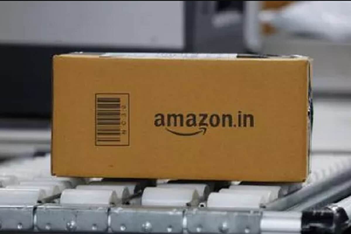 आयपीएलचा तेरावा सीझन (IPL 2020) डोळ्यासमोर ठेवून Amazon India ने खास क्रिकेट T20 Experience स्टोअल लाँच केले आहे. या एक्सपिरिअन्स स्टोअरच्या माध्यमातून क्रिकेट चाहत्यांना टीव्हीवर 45 टक्क्यांपर्यंतची सूट मिळू शकते. आयपीएलचा तेरावा सीझन (IPL 2020) डोळ्यासमोर ठेवून Amazon India ने खास क्रिकेट T20 Experience स्टोअल लाँच केले आहे. या एक्सपिरिअन्स स्टोअरच्या माध्यमातून क्रिकेट चाहत्यांना टीव्हीवर 45 टक्क्यांपर्यंतची सूट मिळू शकते.