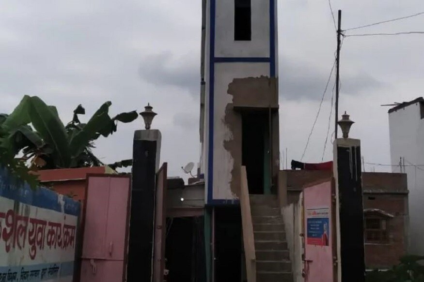 इमारतीमध्ये आत जाण्यासाठी उजव्या बाजूनं असणारा चिंचोळा रस्ता असला तरी इमारत सर्व सुखसुविधांनी सुसज्ज आहे. मजले भाड्यानेही देण्यात आले आहेत. इमारतीमध्ये आत जाण्यासाठी उजव्या बाजूनं असणारा चिंचोळा रस्ता असला तरी इमारत सर्व सुखसुविधांनी सुसज्ज आहे. मजले भाड्यानेही देण्यात आले आहेत.
