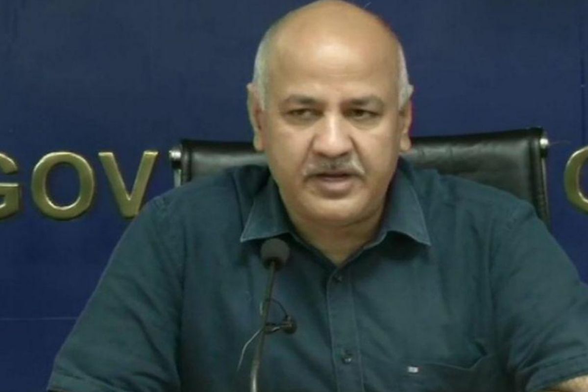 उपमुख्यमंत्र्यांना 14 सप्टेंबर रोजी कोरोनाची लागण झाली होती. त्यानंतर ते होम आयसोलेशनमध्ये होते. संसर्ग असल्याने ते 14 सप्टेंबर रोजी दिल्ली विधानसभेच्या एक दिवसीय सत्रात सहभागी होऊ शकले नाही. बुधवारी त्यांनी ट्विट करीत कोंडलीचे आमदार कुलदीप कुमार यांच्या मुलीला वाढदिवसाच्या शुभेच्छा दिल्या. (फाइल फोटो) उपमुख्यमंत्र्यांना 14 सप्टेंबर रोजी कोरोनाची लागण झाली होती. त्यानंतर ते होम आयसोलेशनमध्ये होते. संसर्ग असल्याने ते 14 सप्टेंबर रोजी दिल्ली विधानसभेच्या एक दिवसीय सत्रात सहभागी होऊ शकले नाही. बुधवारी त्यांनी ट्विट करीत कोंडलीचे आमदार कुलदीप कुमार यांच्या मुलीला वाढदिवसाच्या शुभेच्छा दिल्या. (फाइल फोटो)