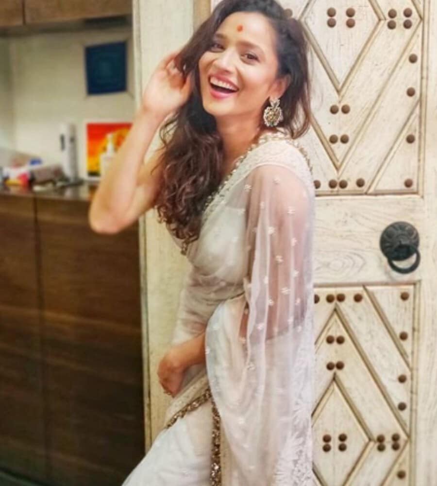 अंकिता लोखंडे (Ankita Lokhande) हिने फोटो शेअर करीत लिहिले आहे की, - आनंदी कसं राहू शकतो, प्रत्येक दिवशी सकाळी आपला मूड चांगला राहिल हे मनाशी पक्क करा. अंकिताच्या फोटोंवर चाहत्यांसह टीव्ही कलाकारांनीही कमेंट करत तिचं कौतुक केलं आहे. फोटो साभार- @lokhandeankita/Instagram अंकिता लोखंडे (Ankita Lokhande) हिने फोटो शेअर करीत लिहिले आहे की, - आनंदी कसं राहू शकतो, प्रत्येक दिवशी सकाळी आपला मूड चांगला राहिल हे मनाशी पक्क करा. अंकिताच्या फोटोंवर चाहत्यांसह टीव्ही कलाकारांनीही कमेंट करत तिचं कौतुक केलं आहे. फोटो साभार- @lokhandeankita/Instagram