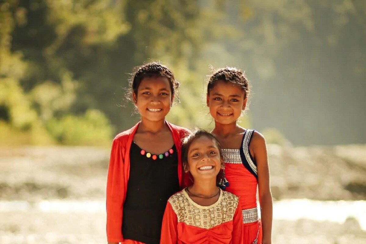 सरकारच्या या योजनेअंतर्गत मुलींना वाटले जात आहेत 2 लाख रुपये? वाचा काय आहे सत्य