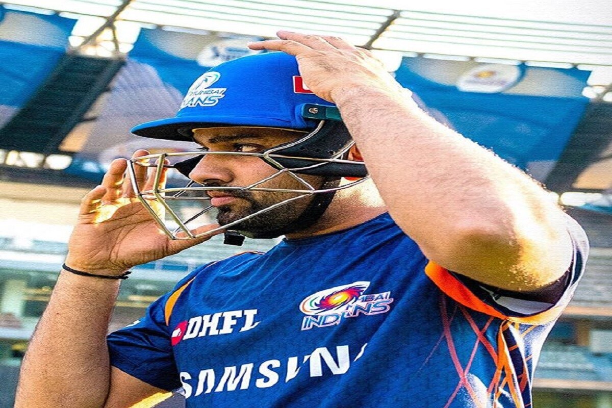 रोहित शर्मा आयपीएलच्या पाच हजार क्लबमध्ये सामिल होण्यापासून केवळ 10 धावा दूर आहे. आयपीएलमध्ये रोहितनं आतापर्यंत 4990 धावा केल्या आहेत. रोहित शर्मा आयपीएलच्या पाच हजार क्लबमध्ये सामिल होण्यापासून केवळ 10 धावा दूर आहे. आयपीएलमध्ये रोहितनं आतापर्यंत 4990 धावा केल्या आहेत.