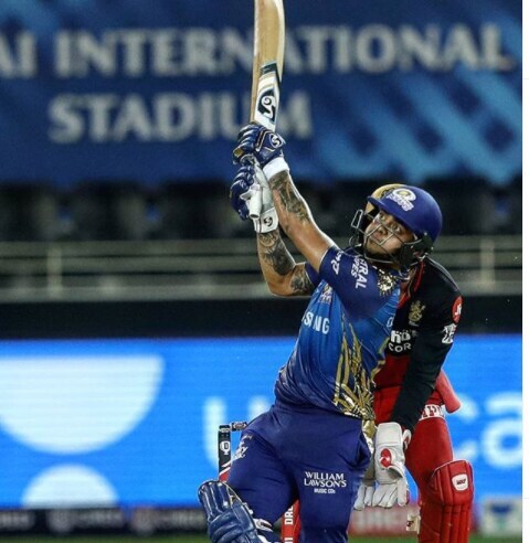 मुंबई इंडियन्स (Mumbai Indians) आणि रॉयल चॅलेंजर्स बंगळुरू (Royal Chalengers Banglore) यांच्यात सोमवारी झालेल्या सामन्यात ओव्हरचा थरार पाहायला मिळाला. मुंबई इंडियन्स (Mumbai Indians) आणि रॉयल चॅलेंजर्स बंगळुरू (Royal Chalengers Banglore) यांच्यात सोमवारी झालेल्या सामन्यात ओव्हरचा थरार पाहायला मिळाला.