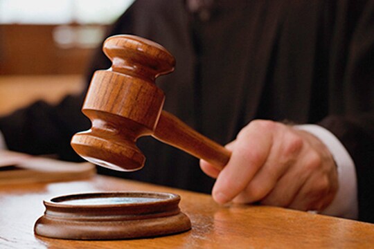 अल्पवयीन बालकासमोर पॅंटची झिप उघडणे हा POCSO कायद्यांतर्गत गुन्हा नाही, हायकोर्टाचा अजून एक निकाल