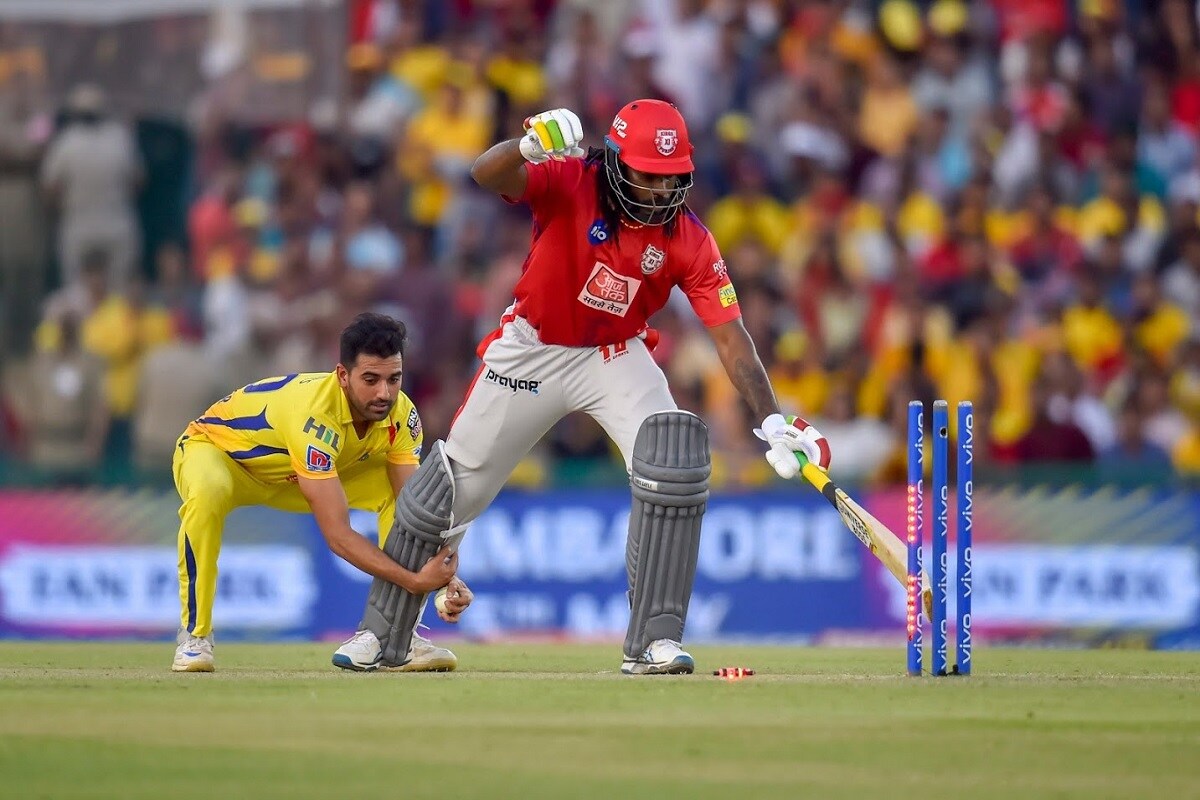 दीपक चाहरने त्यापूर्वी 2018 आणि 2019 च्या हंगामात आयपीएलमध्ये पहिल्या ओव्हरमध्ये गोलंदाजी केली होती दीपक चाहरने त्यापूर्वी 2018 आणि 2019 च्या हंगामात आयपीएलमध्ये पहिल्या ओव्हरमध्ये गोलंदाजी केली होती