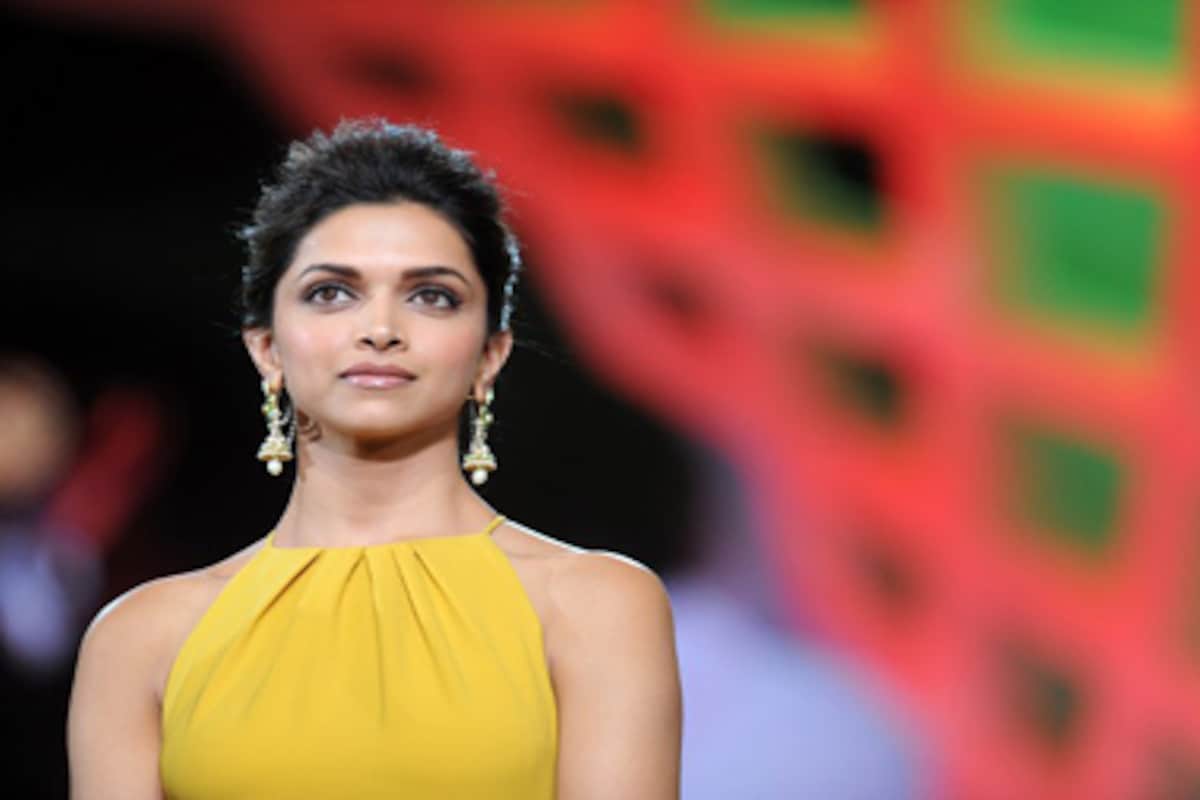 'माल है क्या' बाबत NCB ने केलेल्या सवालांमुळे दीपिकाला कोसळलं रडू, 5 तासात 3 वेळा रडली अभिनेत्री- सूत्र