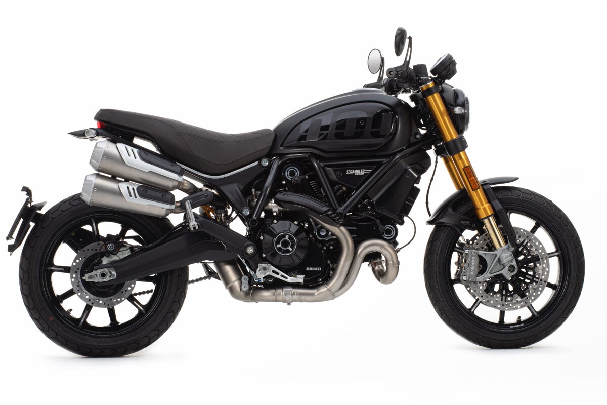 या बाइकमध्ये तब्बल 1100 सीसी इंजिन असून 6 स्पीड गिअरबॉक्स दिला आहे. Ducati ने ही बाइक याच वर्षी जानेवारी महिन्यात लाँच केली होती. पण, लॉकडाउनमुळे तिचे लाँचिग पुढे ढकलले. या बाइकमध्ये तब्बल 1100 सीसी इंजिन असून 6 स्पीड गिअरबॉक्स दिला आहे. Ducati ने ही बाइक याच वर्षी जानेवारी महिन्यात लाँच केली होती. पण, लॉकडाउनमुळे तिचे लाँचिग पुढे ढकलले.