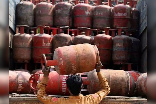 700 रुपयांचा LPG सिलेंडर मिळू शकेल केवळ 200 रुपयात! वाचा कशी मिळवाल ऑफर
