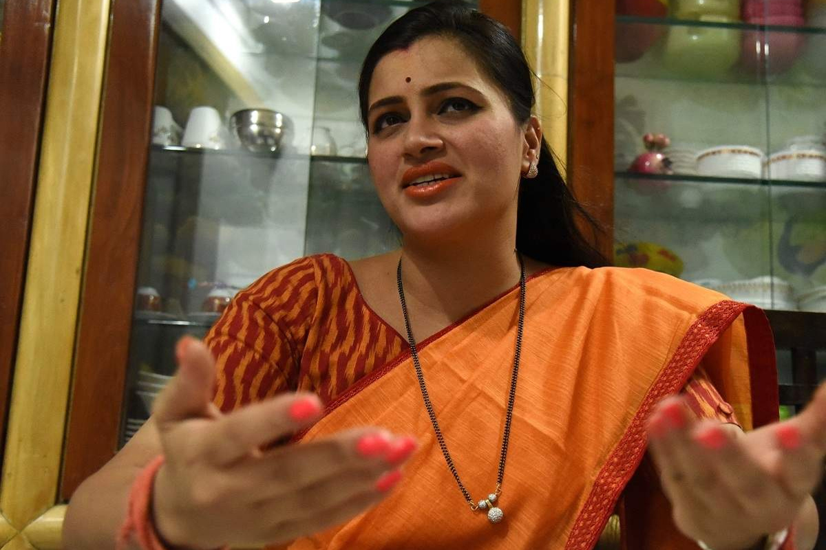 खासदार नवनीत राणा यांनी आता 'या' वादात घेतली उडी, साधला थेट मुख्यमंत्र्यावर निशाणा