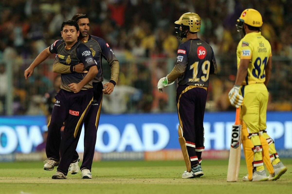 IPL 2020 साठी झालेल्या लिलावात पियूष चावलासाठी एक कोटी रुपये बेस प्राइज लागली होती. चेन्नई सुपर किंग्जने त्याला 6.75 कोटींना विकत घेतलं. IPL 2020 साठी झालेल्या लिलावात पियूष चावलासाठी एक कोटी रुपये बेस प्राइज लागली होती. चेन्नई सुपर किंग्जने त्याला 6.75 कोटींना विकत घेतलं.