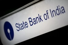 SBI ग्राहकांसाठी महत्त्वाची बातमी; बंद होणार डेबिट-क्रेडिट कार्डची ही सेवा