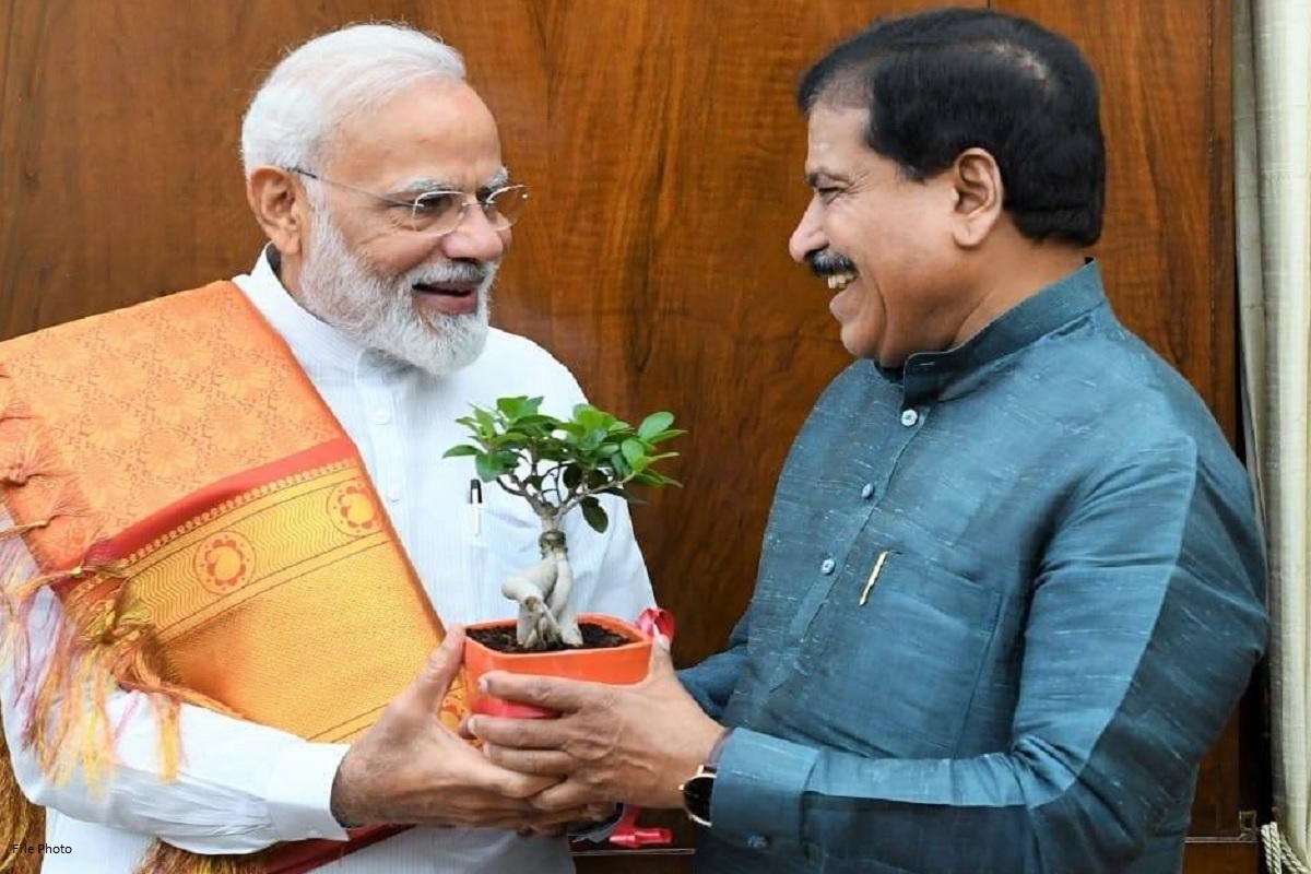 #BREAKING Coronavirus ने घेतला केंद्रीय मंत्र्याचा बळी; सुरेश अंगडी यांचं निधन