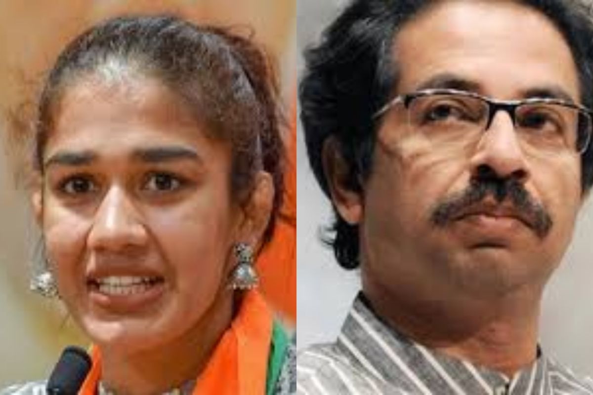 अभिनेत्री कंगना रणौतच्या वक्तव्यानंतर मुंबई पालिकेने तिच्या पाली हिल येथील कार्यालयातील अनधिकृत बांधकामावर हातोडा चालवला. या घटनेचा अनेकांकडून तीव्र निषेध केला जात आहे. यामध्ये सर्वसामान्यांबरोबरच अनेक सेलिब्रेटिंचाही समावेश आहे. आता प्रसिद्ध खेळाडू दबंग गर्ल बबिता फोगाट कंगनाच्या समर्थनार्थ उतरली आहे. अभिनेत्री कंगना रणौतच्या वक्तव्यानंतर मुंबई पालिकेने तिच्या पाली हिल येथील कार्यालयातील अनधिकृत बांधकामावर हातोडा चालवला. या घटनेचा अनेकांकडून तीव्र निषेध केला जात आहे. यामध्ये सर्वसामान्यांबरोबरच अनेक सेलिब्रेटिंचाही समावेश आहे. आता प्रसिद्ध खेळाडू दबंग गर्ल बबिता फोगाट कंगनाच्या समर्थनार्थ उतरली आहे.