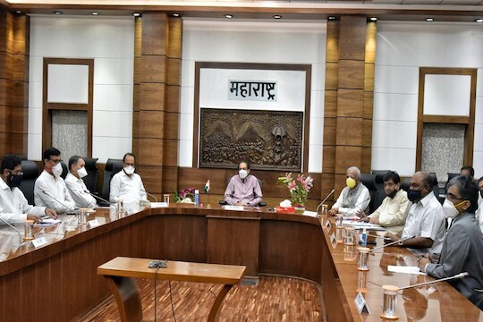 मराठा आरक्षण: CM उद्धव ठाकरे यांनी ठरवली रणनीती, आंदोलकांशीही चर्चा करणार