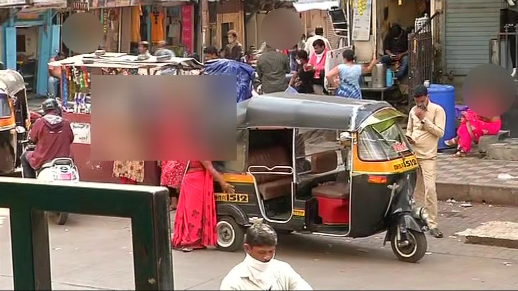 समाजाचा एक घटक म्हणून सरकारनं त्यांच्याकडे संवेदनशिलतेने पाहण्याची गरज असल्याचं सहेली संस्थेच्या सेवेकरी तेजस्वी यांनी सांगितलं. समाजाचा एक घटक म्हणून सरकारनं त्यांच्याकडे संवेदनशिलतेने पाहण्याची गरज असल्याचं सहेली संस्थेच्या सेवेकरी तेजस्वी यांनी सांगितलं.