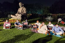 मोदी सरकारच्या विरोधात 8 खासदार करणार संसदेच्या आवारातच मुक्काम!