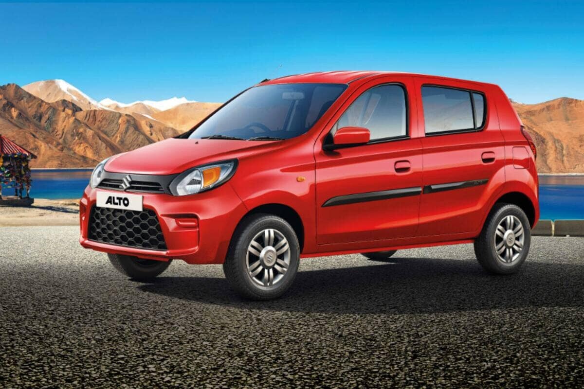 टॉप 10 च्या यादीत दुसरे क्रमांकावर Maruti सुझुकीचा कब्जा आहे. Maruti ची लोकप्रिय Alto दुसऱ्या स्थानावर आहे. ऑगस्टमध्ये 14,397 कारची विक्री झाली. ऑगस्ट 2019 च्या तुलनेत Alto ची या वर्षी 42 टक्के विक्री जास्त झाली आहे. मागील वर्षी ऑगस्टमध्ये 10,123 कारची विक्री झाली होती. टॉप 10 च्या यादीत दुसरे क्रमांकावर Maruti सुझुकीचा कब्जा आहे. Maruti ची लोकप्रिय Alto दुसऱ्या स्थानावर आहे. ऑगस्टमध्ये 14,397 कारची विक्री झाली. ऑगस्ट 2019 च्या तुलनेत Alto ची या वर्षी 42 टक्के विक्री जास्त झाली आहे. मागील वर्षी ऑगस्टमध्ये 10,123 कारची विक्री झाली होती.