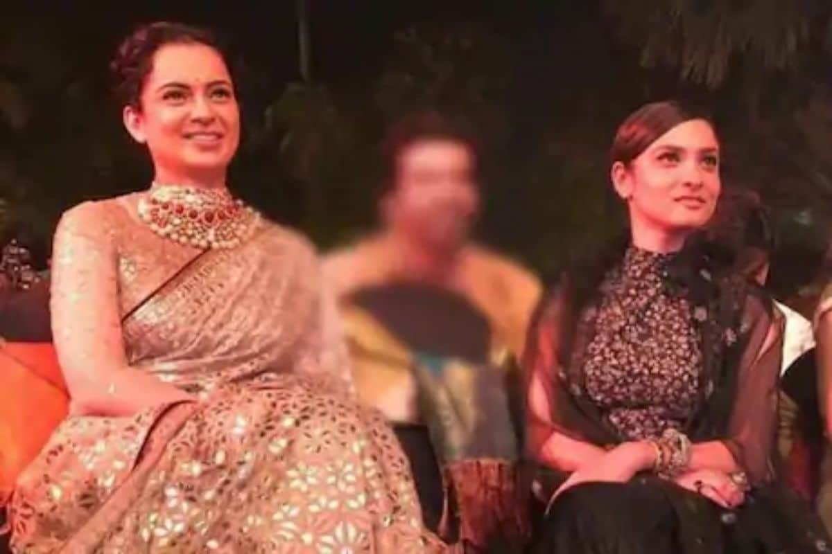 कंगनाचा चित्रपट 'मणिकर्णिका' ची सहकलाकार अंकिता लोखंडेने कंगनाचे एक खास फोटो आपल्या सोशल मीडियावर शेअर करत तिला समर्थन दिलं आहे. हा फोटो मणिकर्णिका या चित्रपटादरम्यानचा आहे. या फोटोत कंगना झांशीच्या राणीच्या भूमिकेत आहे. अंकिताने लिहिलं आहे की, कंगनाचा चित्रपट 'मणिकर्णिका' ची सहकलाकार अंकिता लोखंडेने कंगनाचे एक खास फोटो आपल्या सोशल मीडियावर शेअर करत तिला समर्थन दिलं आहे. हा फोटो मणिकर्णिका या चित्रपटादरम्यानचा आहे. या फोटोत कंगना झांशीच्या राणीच्या भूमिकेत आहे. अंकिताने लिहिलं आहे की,