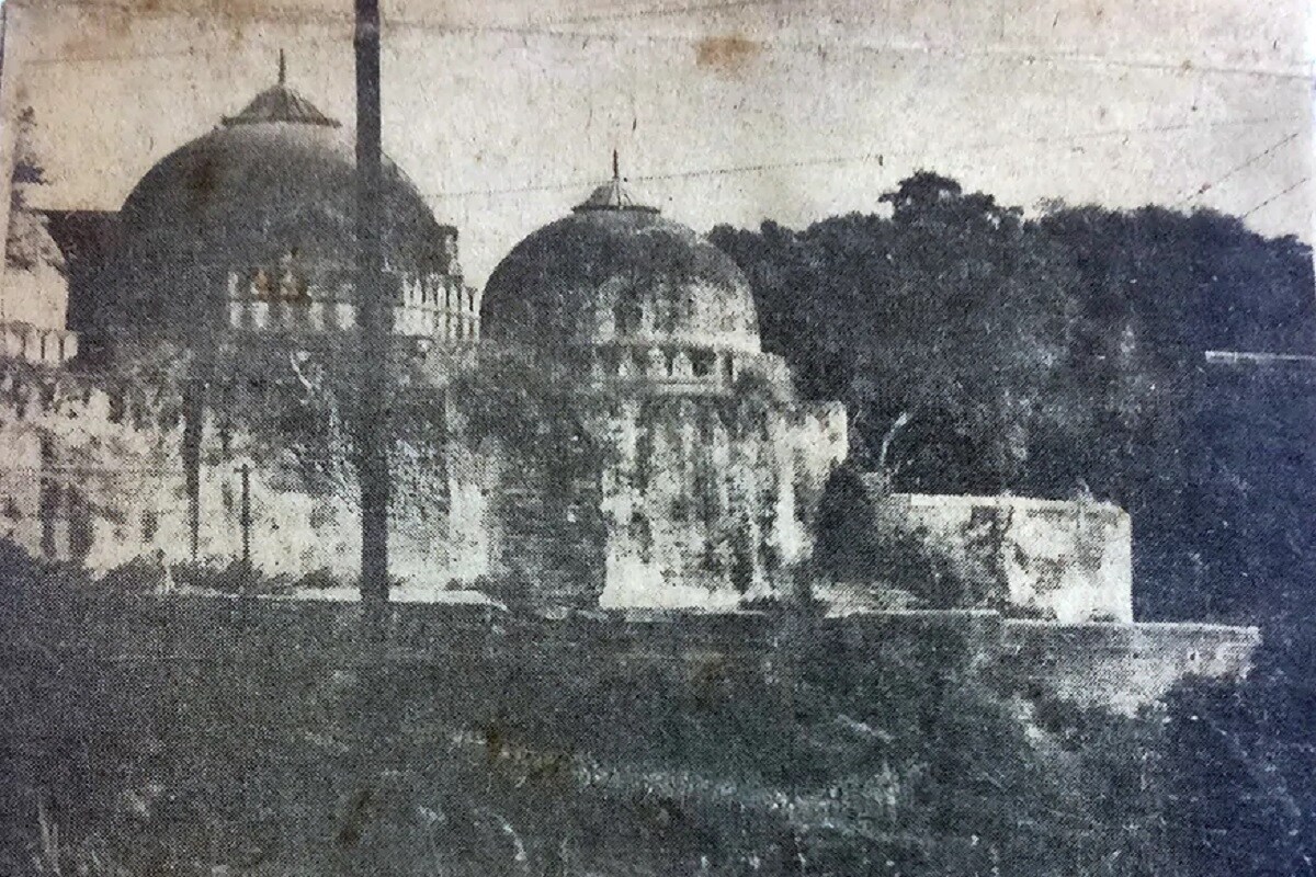 तात्पुरत्या स्वरूपात पुरावे सादर करण्यात आले. जे फोटो, व्हिडीओ, फोटोकॉपी पुरावा म्हणून देण्यात आली, त्यातून काहीच सिद्ध होत नाही. फोटोंचे निगेटिव्ह सादर करण्यात आले नाहीत. तात्पुरत्या स्वरूपात पुरावे सादर करण्यात आले. जे फोटो, व्हिडीओ, फोटोकॉपी पुरावा म्हणून देण्यात आली, त्यातून काहीच सिद्ध होत नाही. फोटोंचे निगेटिव्ह सादर करण्यात आले नाहीत.