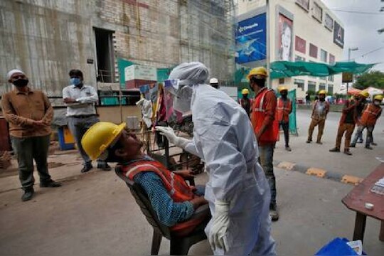  पुण्यात 32 करोनाबाधीत रुग्णांचा मृत्यू झाला. त्यात 13 रूग्ण पुण्याबाहेरचे आहेत.
