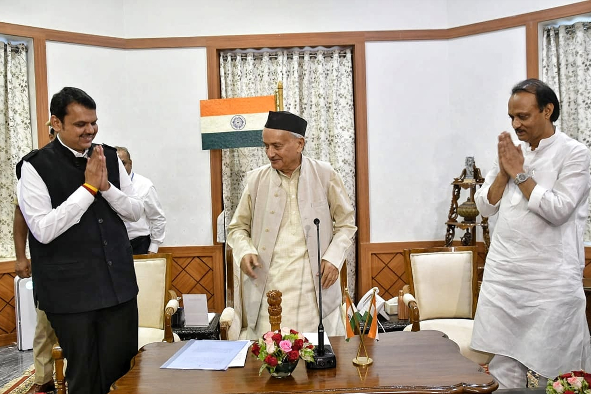 फडणवीसांचा पहाटेचा शपथविधी आणि अधिकाऱ्यांबाबत शिवसेनेचा मोठा गौप्यस्फोट