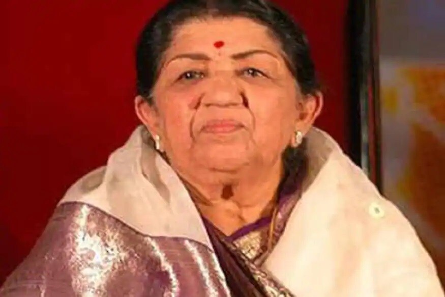 लतादीदींना सर्वोत्कृष्ट पार्श्वगायिकेचा पहिला राष्ट्रीय पुरस्कार मिळण्यासाठी 1972 साल उजाडावं लागलं. यावर्षी परिचय या सिनेमातील गाण्यांसाठी त्यांना पहिला राष्ट्रीय पुरस्कार मिळाला. लतादीदींना सर्वोत्कृष्ट पार्श्वगायिकेचा पहिला राष्ट्रीय पुरस्कार मिळण्यासाठी 1972 साल उजाडावं लागलं. यावर्षी परिचय या सिनेमातील गाण्यांसाठी त्यांना पहिला राष्ट्रीय पुरस्कार मिळाला.