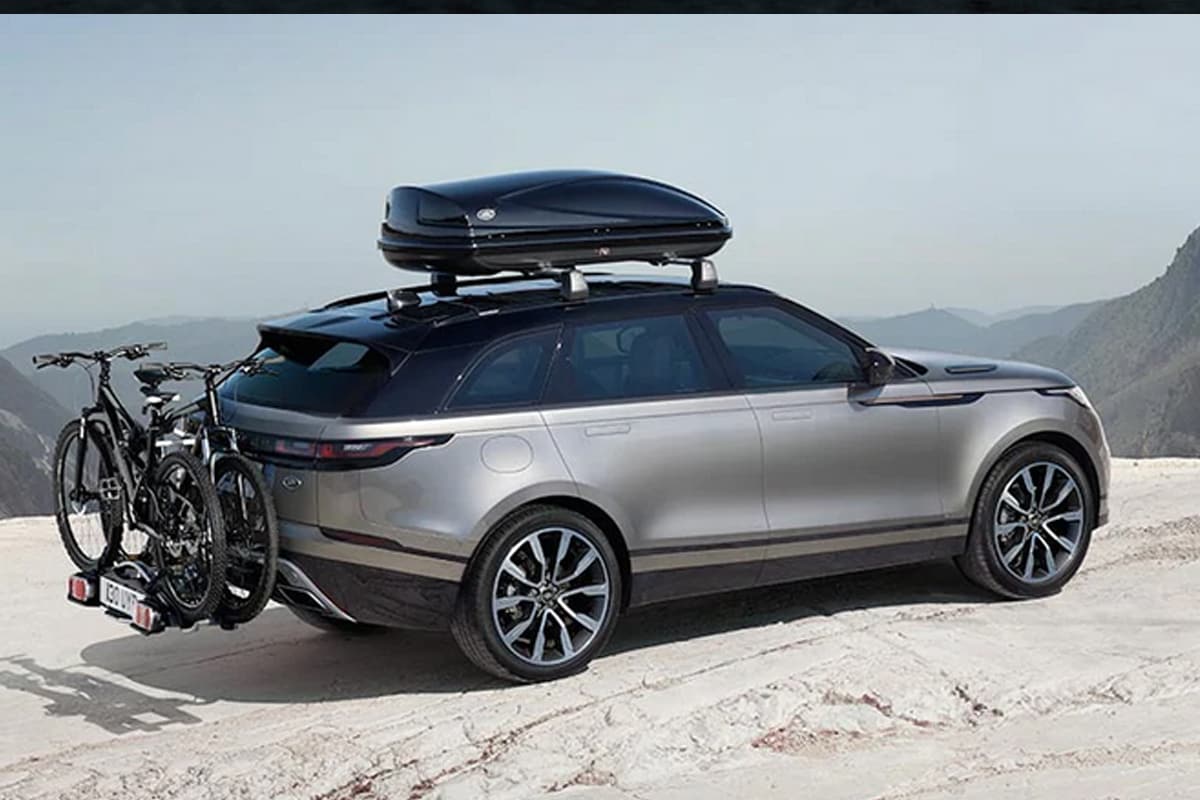 Range Rover Velar SUV मध्ये ऑल-व्हील-ड्राइव सिस्टम दिला आहे. ही गाडी फक्त 7.1 सेकंदामध्ये 0-100 किमी प्रतितास इतका वेग पकडते. या गाडीत ऑल-टेरेन प्रोग्रेस कंट्रोल सिस्टम दिले आहे. जे गाडी जर चिखला, रेतीमध्ये जास्त वेगाने काम करते. Range Rover Velar SUV मध्ये ऑल-व्हील-ड्राइव सिस्टम दिला आहे. ही गाडी फक्त 7.1 सेकंदामध्ये 0-100 किमी प्रतितास इतका वेग पकडते. या गाडीत ऑल-टेरेन प्रोग्रेस कंट्रोल सिस्टम दिले आहे. जे गाडी जर चिखला, रेतीमध्ये जास्त वेगाने काम करते.
