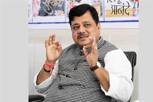 praveen darekar