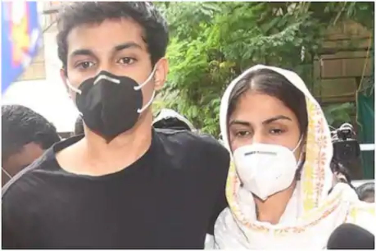 रिया चक्रवर्तीच्या अडचणीत वाढ; 6 ऑक्टोबरपर्यंत कोठडीत वाढ