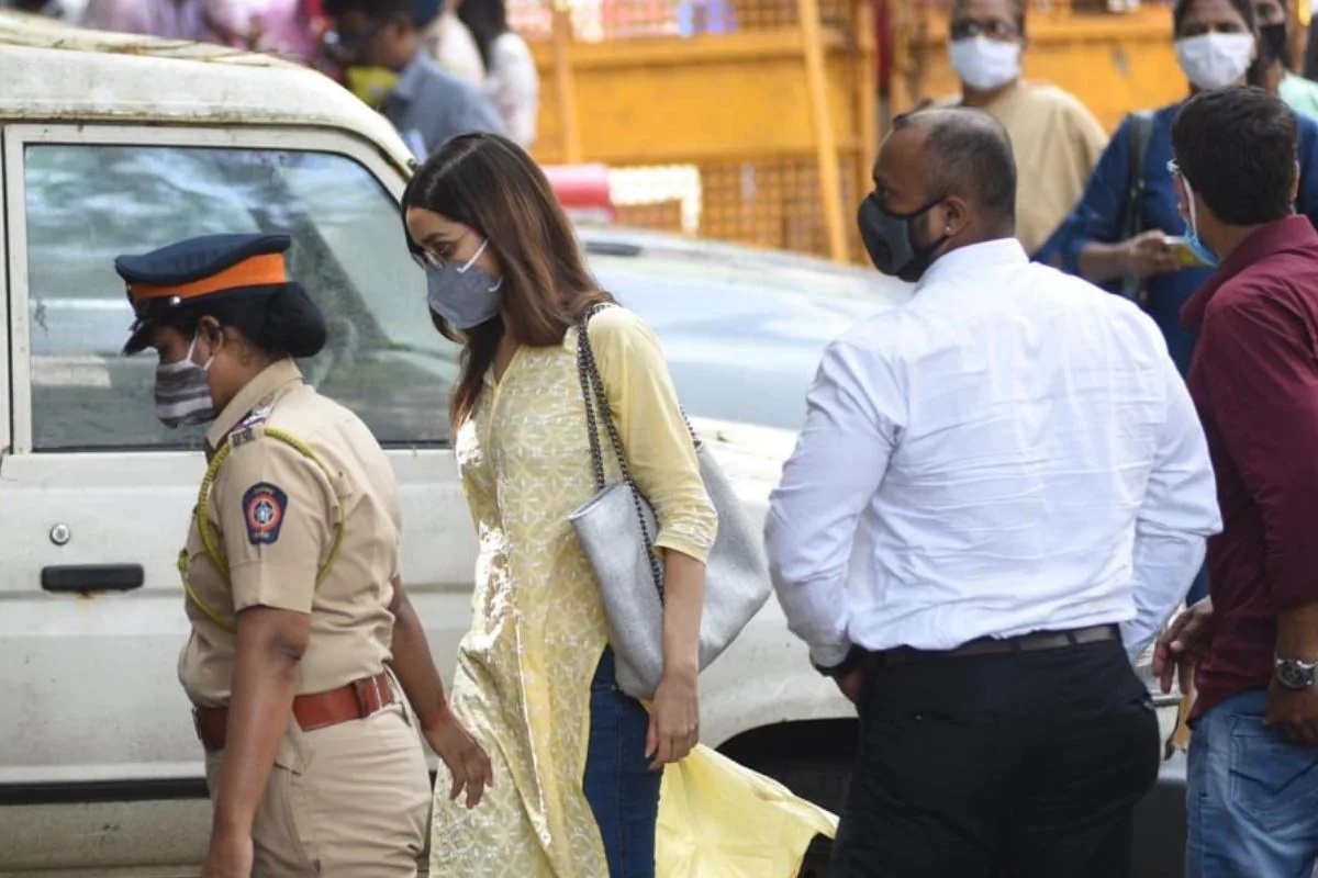 'फार्म हाऊसवर ड्रग्ज आणि दारुची पार्टी झाली...', पण स्वत: ड्रग न घेतल्याच्या वक्तव्यावर श्रद्धा कपूर ठाम