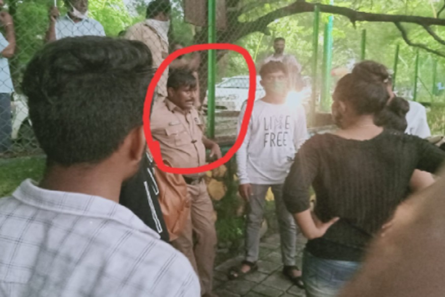 ठाण्यात जीवाची पर्वा न करता पोलीस कर्मचारी लढला! पाण्यात बुडत असलेल्या महिलेला वाचवलं