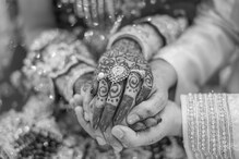 रूक जाओ! बॉयफ्रेंडच्या लग्नात पोहोचली गर्लफ्रेंड; अचानक मारली एंट्री आणि... रूक जाओ! बॉयफ्रेंडच्या लग्नात पोहोचली गर्लफ्रेंड; अचानक मारली एंट्री आणि...