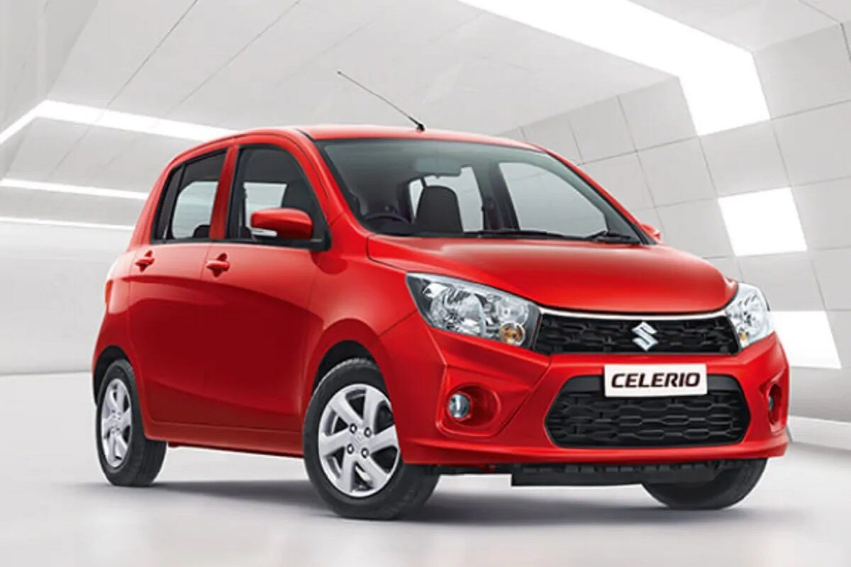 Maruti Celerio: सेलेरियो हॅचबॅक छोट्या कारमधील सर्वात पॉप्युलर कार आहे. कंपनीने ही कारही BS6 इंजिनमध्ये लॉन्च केली आहे. पेट्रोल आणि सीएनजी अशा दोन प्रकारात असलेल्या या कारला मॅन्युअल आणि AMT गियरबॉक्सचा पर्याय आहे. सेलेरियोवर 28000 रुपयांची सूट देण्यात येत आहे. Maruti Celerio: सेलेरियो हॅचबॅक छोट्या कारमधील सर्वात पॉप्युलर कार आहे. कंपनीने ही कारही BS6 इंजिनमध्ये लॉन्च केली आहे. पेट्रोल आणि सीएनजी अशा दोन प्रकारात असलेल्या या कारला मॅन्युअल आणि AMT गियरबॉक्सचा पर्याय आहे. सेलेरियोवर 28000 रुपयांची सूट देण्यात येत आहे.