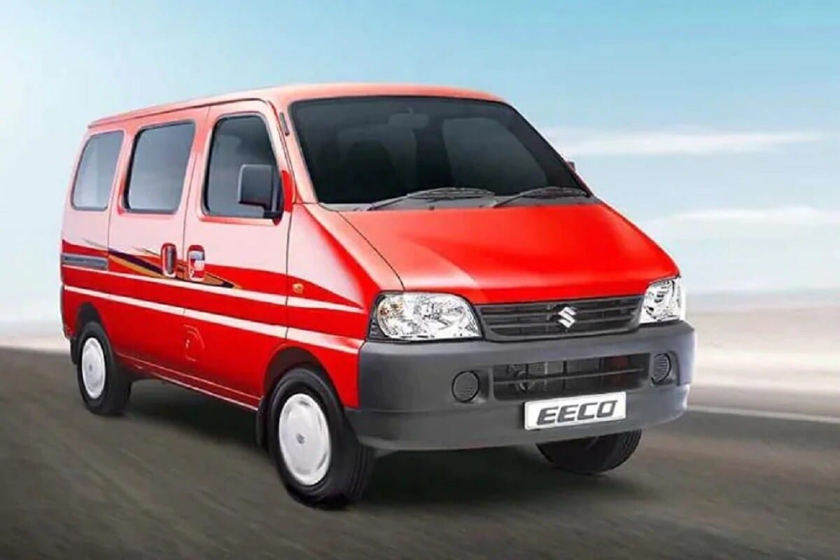 Maruti Eeco: मारुती सुझुकीने Omni van बंद केल्यानंतर त्याची जागा आता Eecoने घेतली. BS6 इंजिनवाल्या या कारमध्ये पॅसेंजर आणि कार्गो व्हर्जन म्हणून डिझाइन केली गेली आहे. यातही पेट्रोल आणि सीएनजीचा पर्याय आहे. या कारवर 38000 रुपयांचा डिस्काऊंट मिळतो आहे. यात 13000 रुपयांचा कॅश डिस्काऊंट, 20000 रुपयांचा एक्सचेंज बोनस आणि 5000 रुपयांचा कॉर्पोरेट डिस्काऊंटही मिळतो आहे. Maruti Eeco: मारुती सुझुकीने Omni van बंद केल्यानंतर त्याची जागा आता Eecoने घेतली. BS6 इंजिनवाल्या या कारमध्ये पॅसेंजर आणि कार्गो व्हर्जन म्हणून डिझाइन केली गेली आहे. यातही पेट्रोल आणि सीएनजीचा पर्याय आहे. या कारवर 38000 रुपयांचा डिस्काऊंट मिळतो आहे. यात 13000 रुपयांचा कॅश डिस्काऊंट, 20000 रुपयांचा एक्सचेंज बोनस आणि 5000 रुपयांचा कॉर्पोरेट डिस्काऊंटही मिळतो आहे.