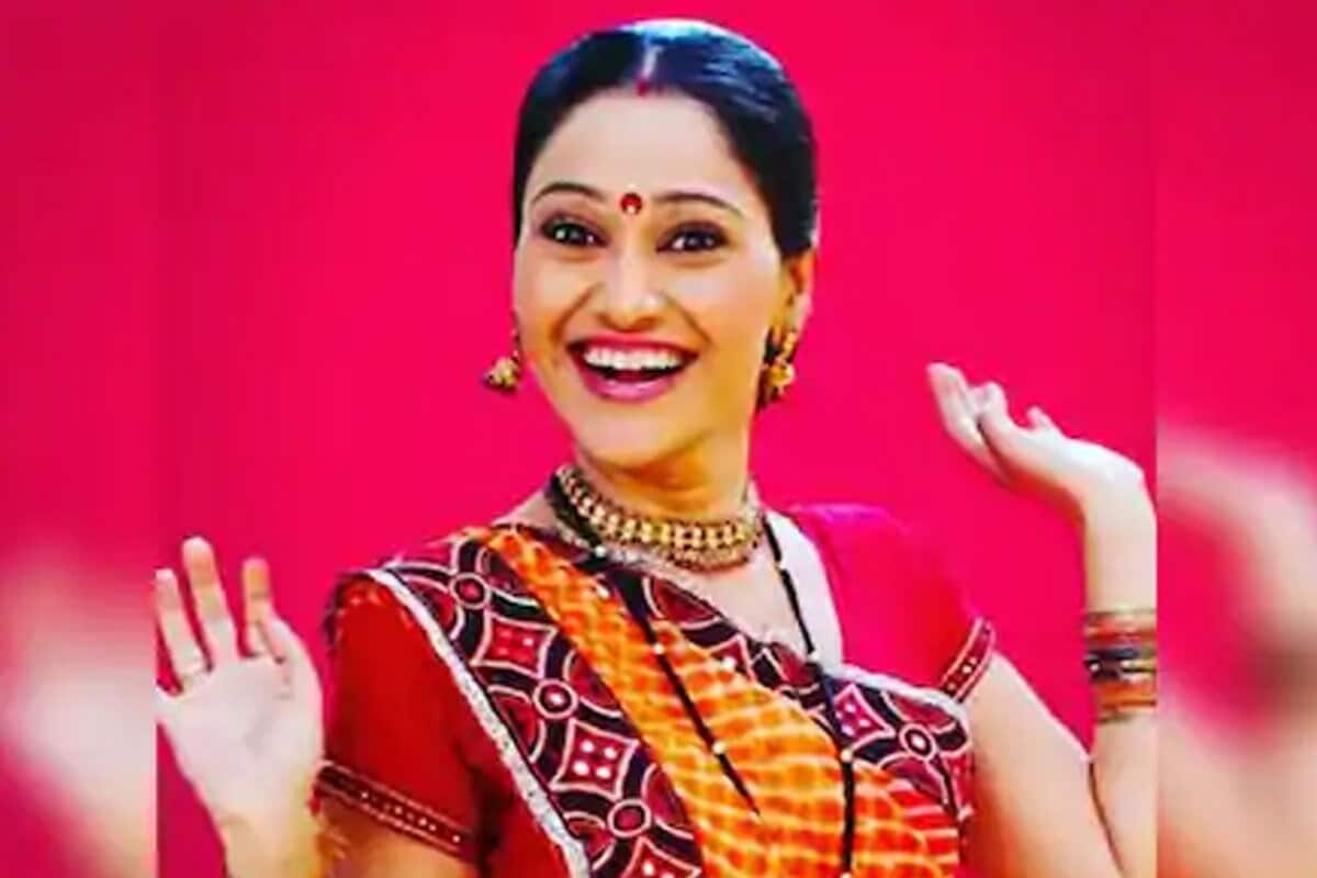 मीडिया अहवालांच्या मते मॅटर्निटी लिव्हनंतर दिशाने तिच्या पेमेंटमध्ये वाढ करण्याची मागणी केली होती, त्यावरून तिच्यात आणि निर्मात्यांमध्ये एकमत होत नसल्याने तिची पुन्हा एंट्री लांबली आहे (फोटो सौजन्य- instagram/@dishavakanioffical) मीडिया अहवालांच्या मते मॅटर्निटी लिव्हनंतर दिशाने तिच्या पेमेंटमध्ये वाढ करण्याची मागणी केली होती, त्यावरून तिच्यात आणि निर्मात्यांमध्ये एकमत होत नसल्याने तिची पुन्हा एंट्री लांबली आहे (फोटो सौजन्य- instagram/@dishavakanioffical)