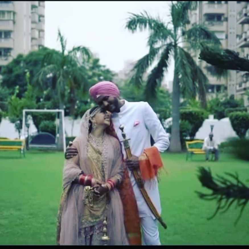 अभिनेत्रीने याआधी नववधूच्या पोषाखात काही फोटो पोस्ट केले होते, पण तिने लग्नाबाबत घोषणा केली नव्हती. (फोटो सौजन्य- इन्स्टाग्राम) अभिनेत्रीने याआधी नववधूच्या पोषाखात काही फोटो पोस्ट केले होते, पण तिने लग्नाबाबत घोषणा केली नव्हती. (फोटो सौजन्य- इन्स्टाग्राम)