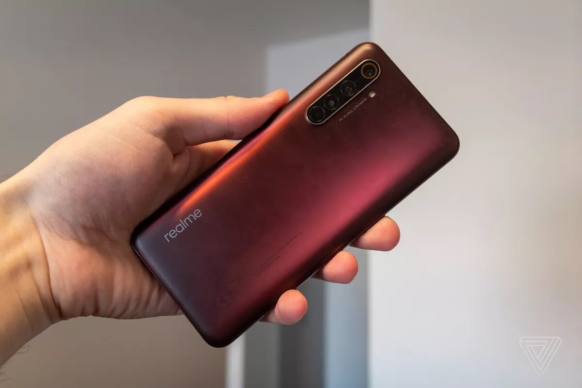 Realme X50 Pro 5G: हा फोन भारतातील पहिला 5G फोन म्हणून लॉन्च करण्यात आला होता. फ्लिपकार्ट बिग बिलियन डेज सेलमध्ये या फोनवर मोठी सूट मिळतेय. 41,999 रुपयांचा हा स्मार्टफोन 36,999 रुपयांत विक्रीसाठी ठेवण्यात आला आहे. Qualcomm Snapdragon 865 प्रोसेसरसह या स्मार्टफोनमध्ये सुपर AMOLED स्क्रीन आणि 5G सपोर्ट आहे. Realme X50 Pro 5G: हा फोन भारतातील पहिला 5G फोन म्हणून लॉन्च करण्यात आला होता. फ्लिपकार्ट बिग बिलियन डेज सेलमध्ये या फोनवर मोठी सूट मिळतेय. 41,999 रुपयांचा हा स्मार्टफोन 36,999 रुपयांत विक्रीसाठी ठेवण्यात आला आहे. Qualcomm Snapdragon 865 प्रोसेसरसह या स्मार्टफोनमध्ये सुपर AMOLED स्क्रीन आणि 5G सपोर्ट आहे.