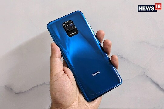 Redmi Note 9 Pro: Uber-hit मिड-रेंज डिव्हाईस Redmi Note 9 Pro ग्रेट इंडियन फेस्टिवलमध्ये सूटसह उपलब्ध आहे. पहिल्यांदाच Redmi Note 9 Pro च्या किंमतीत कमी झालेली दिसणार आहे. परंतु कंपनीने अद्याप याची किंमत जाहीर केलेली नाही. याची किंमत 10,099 आणि याच्या सध्याच्या 16,999 रुपयांपर्यंत असू शकते. 